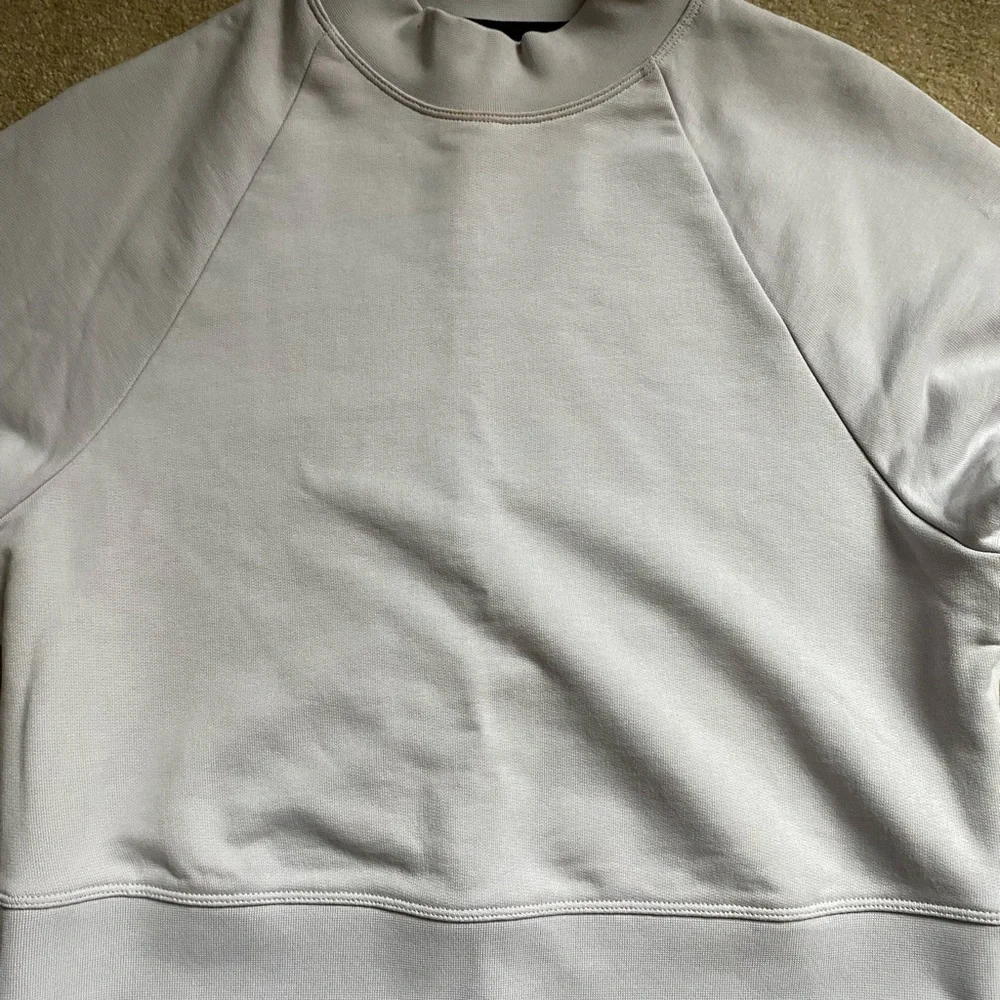 ON running crew neck - Picture 3 of 5